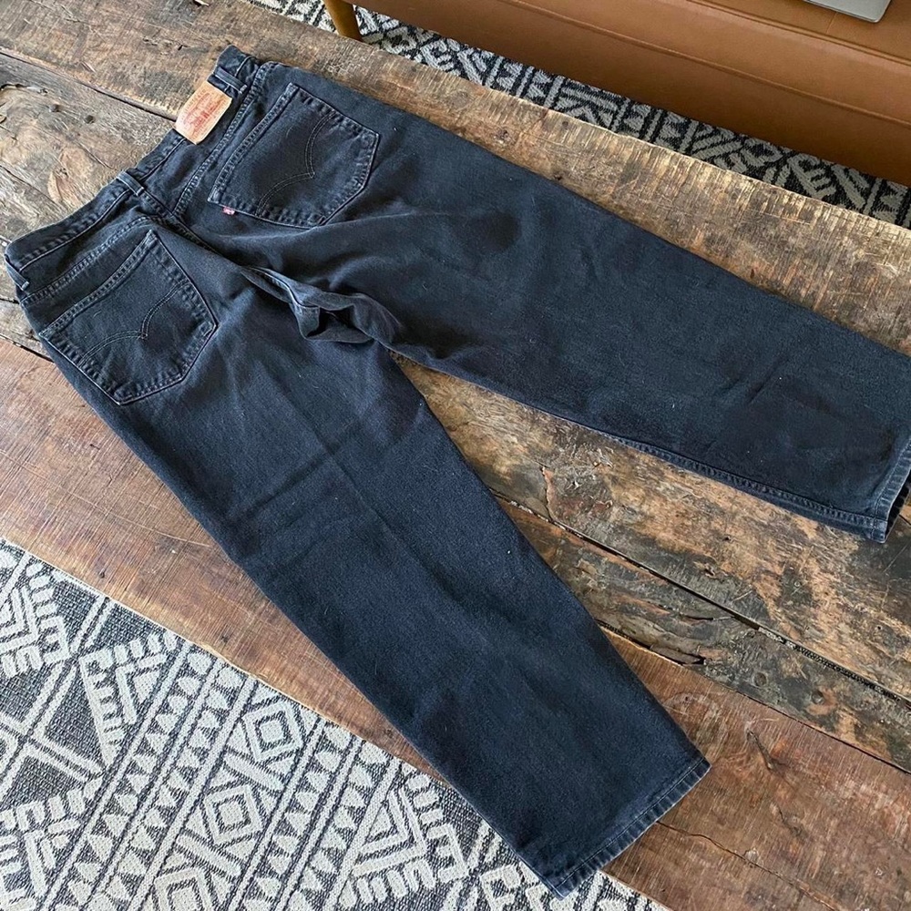 Vintage 90s /y2k Levi’s red tab black 550 relaxed fit jeans.